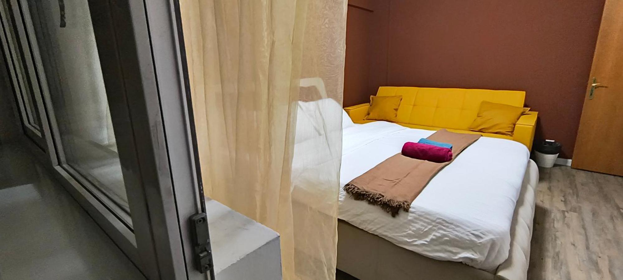 Old Town With 4 Private Bedrooms For Up To 14 People Apartament Bucureşti