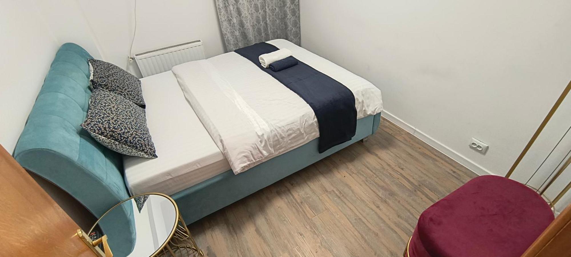 Old Town With 4 Private Bedrooms For Up To 14 People