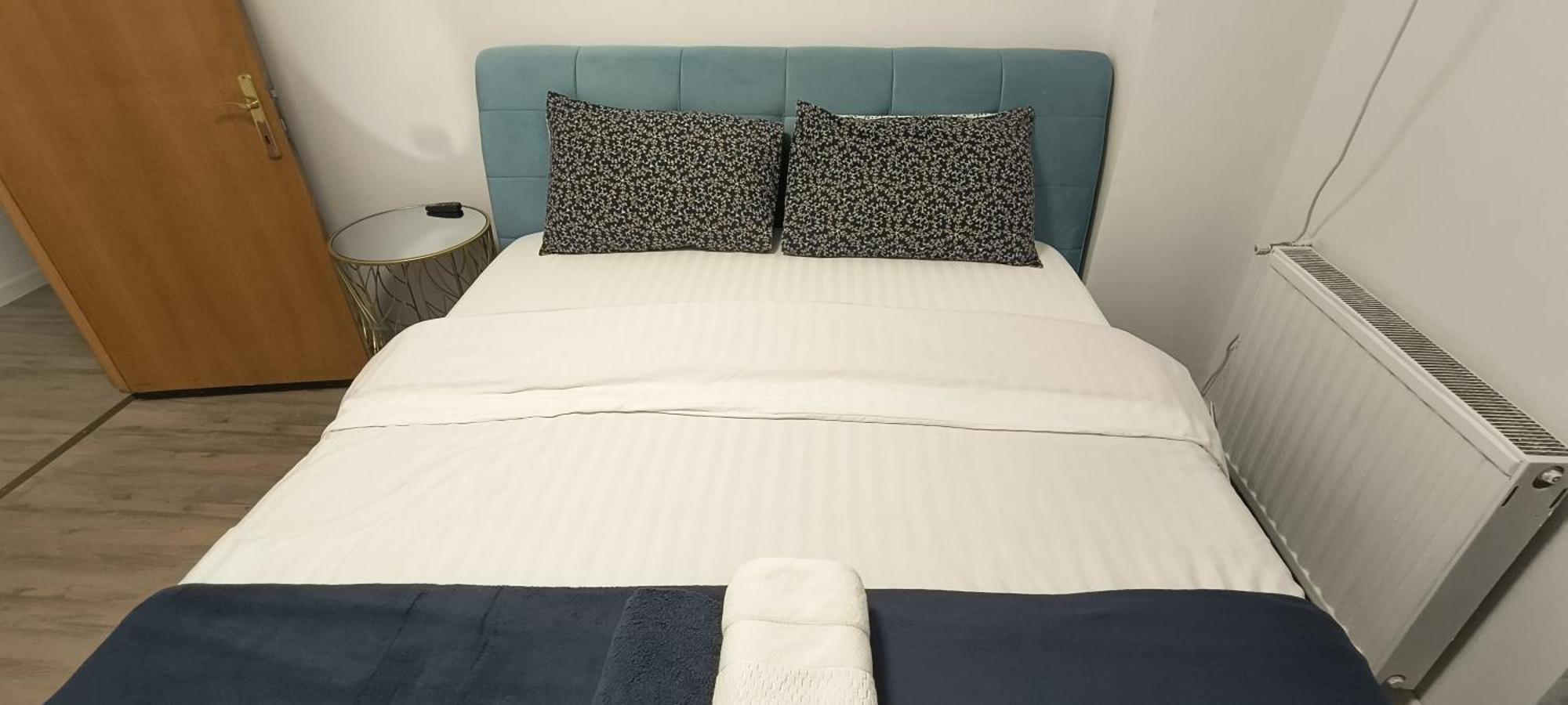 Old Town With 4 Private Bedrooms For Up To 14 People Apartament Bucureşti