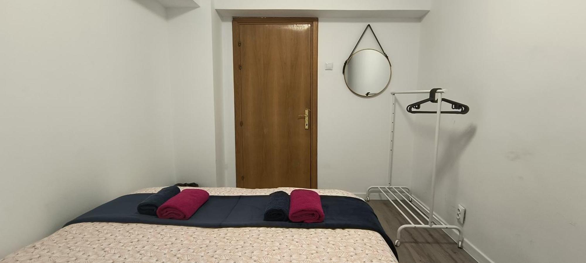 Old Town With 4 Private Bedrooms For Up To 14 People Apartament Bucureşti