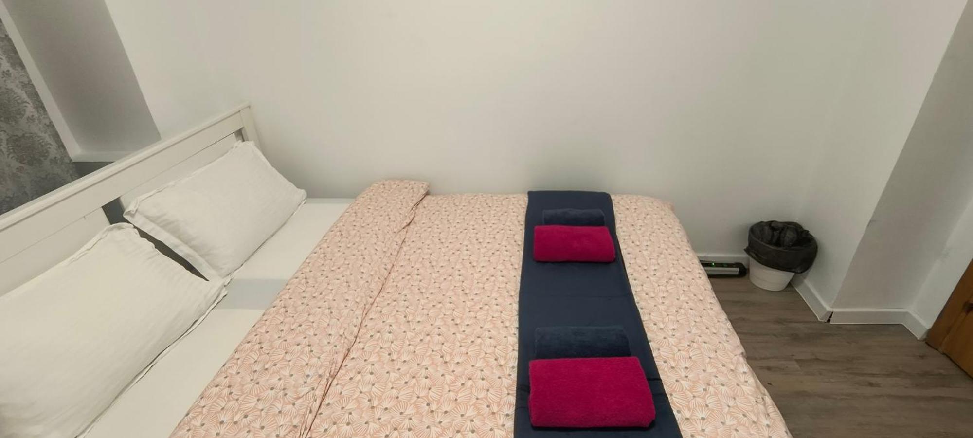 Old Town With 4 Private Bedrooms For Up To 14 People *