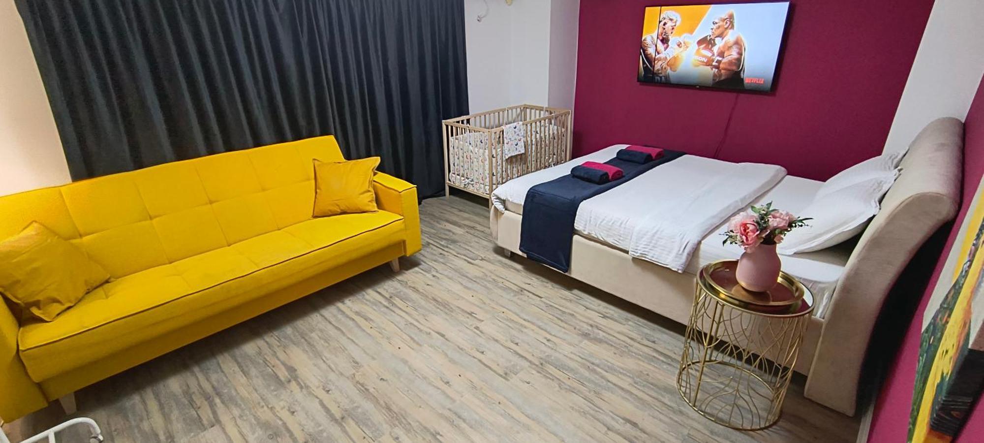 Old Town With 4 Private Bedrooms For Up To 14 People Apartament *